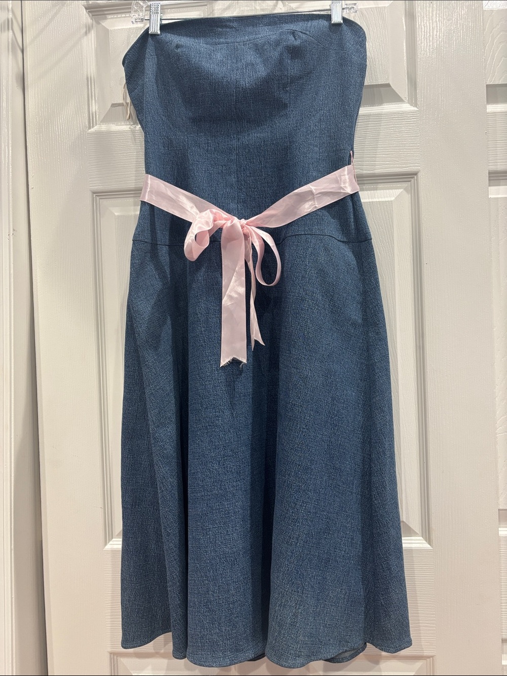 NOTICE, Strapless Denim-Effect Blue Dress with Pink Sash